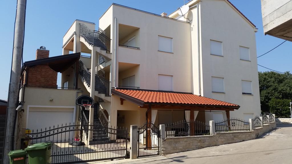 Apartmani Maksan Пакоштане Екстер'єр фото